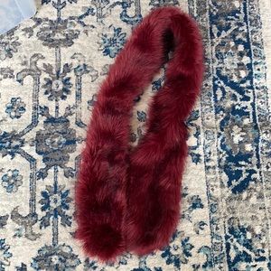 Maroon faux fur scarf